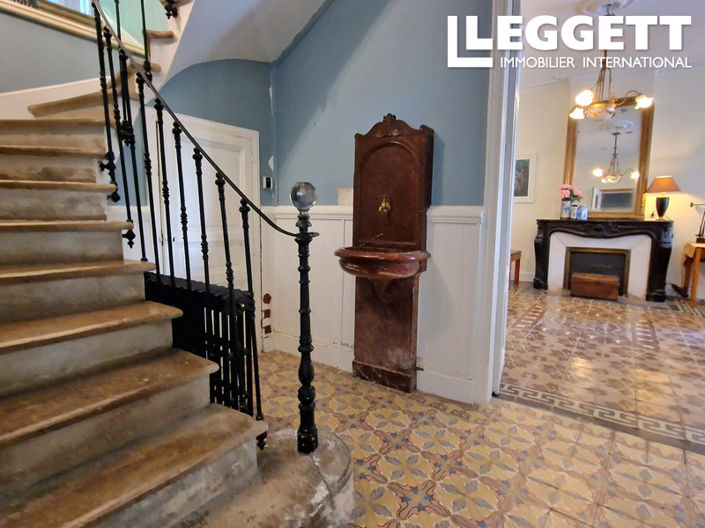 Image No.3-6 Bed House for sale