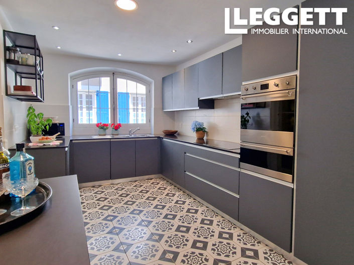 Image No.5-6 Bed House for sale