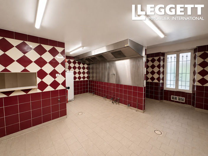 Image No.5-3 Bed Commercial for sale