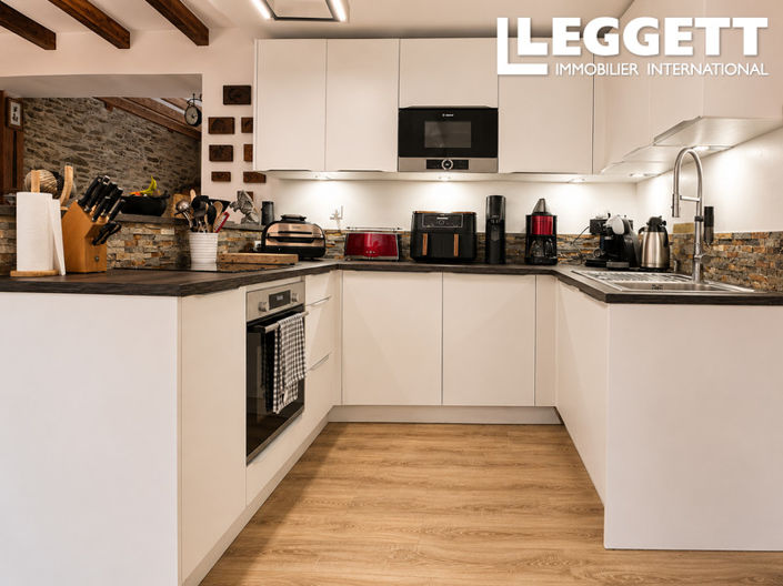 Image No.9-3 Bed House for sale