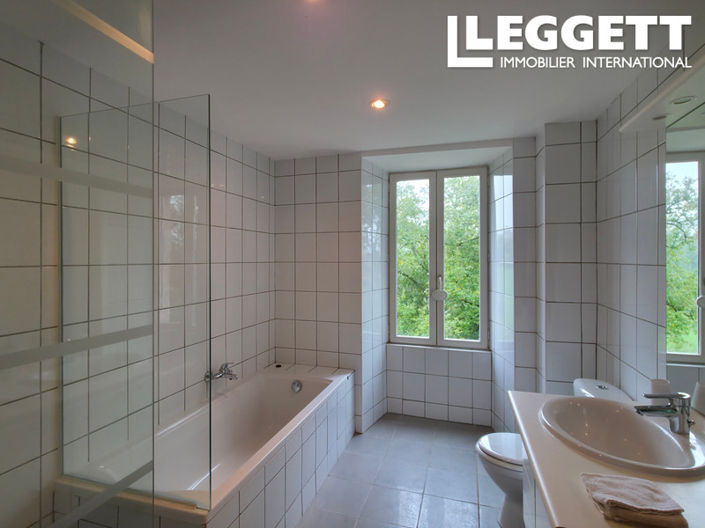 Image No.10-3 Bed House for sale