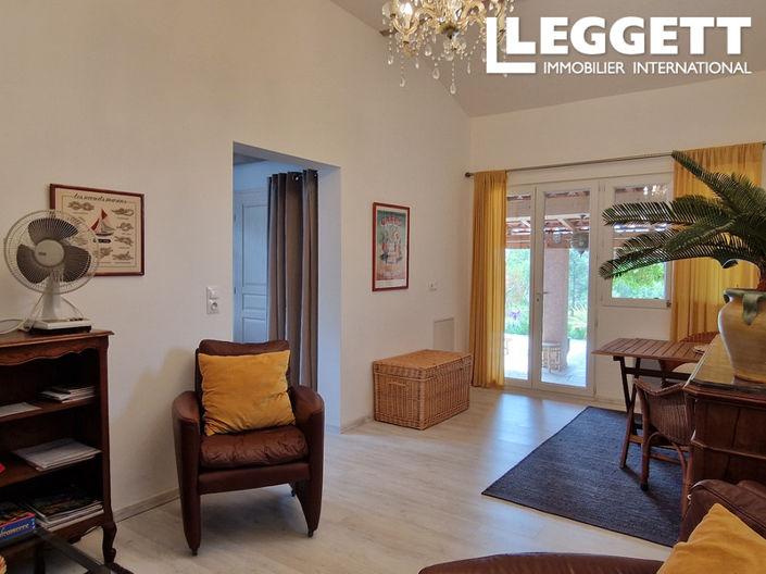 Image No.8-4 Bed House for sale