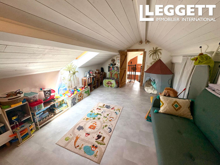 Image No.7-4 Bed House for sale