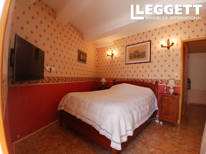 Image No.8-7 Bed House for sale