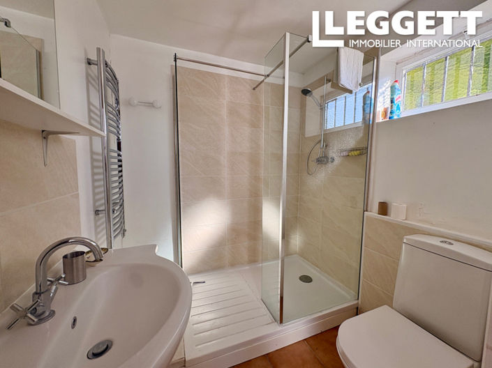 Image No.8-3 Bed House for sale