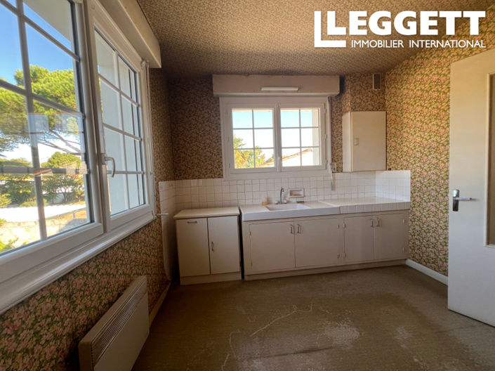 Image No.2-4 Bed House for sale