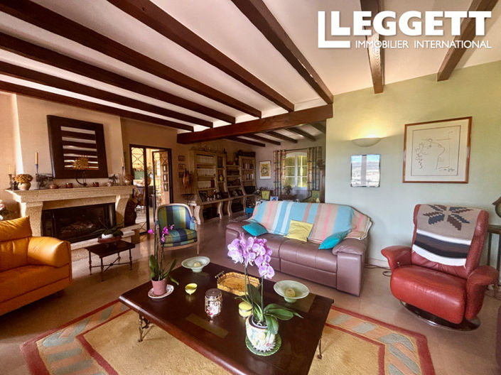 Image No.8-5 Bed House for sale