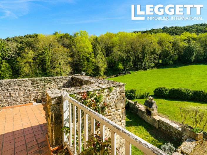 Image No.9-6 Bed House for sale