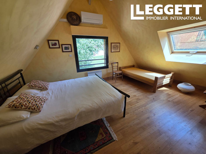 Image No.10-5 Bed House for sale