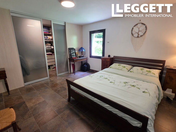 Image No.5-5 Bed House for sale