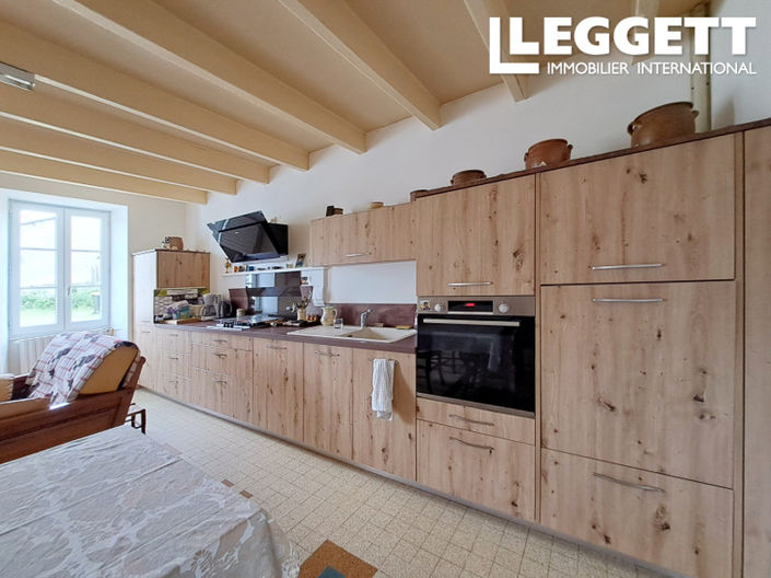 Image No.2-4 Bed House for sale