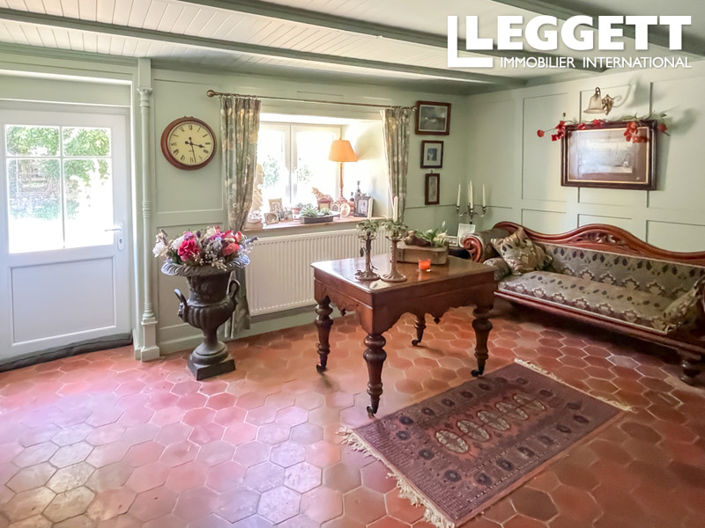 Image No.8-4 Bed House for sale