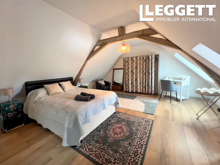 Image No.5-8 Bed House for sale