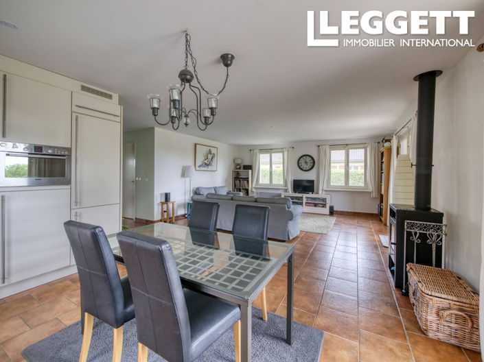 Image No.10-6 Bed House for sale