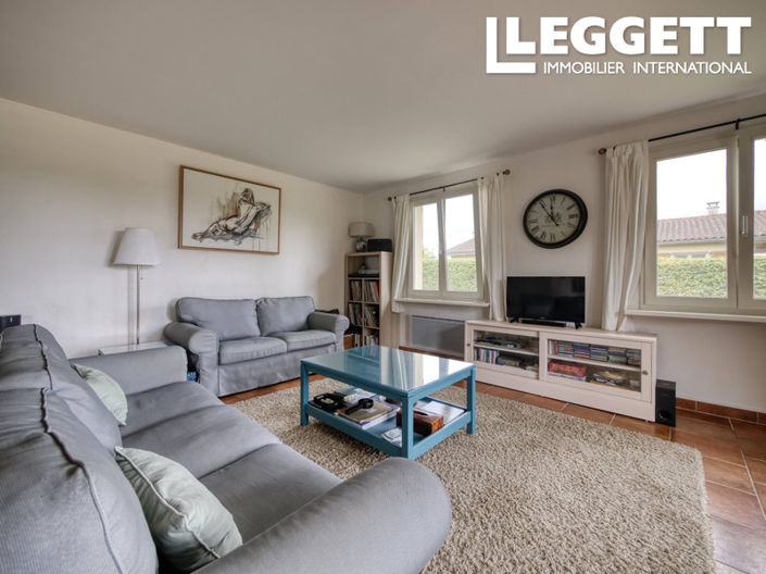 Image No.8-6 Bed House for sale