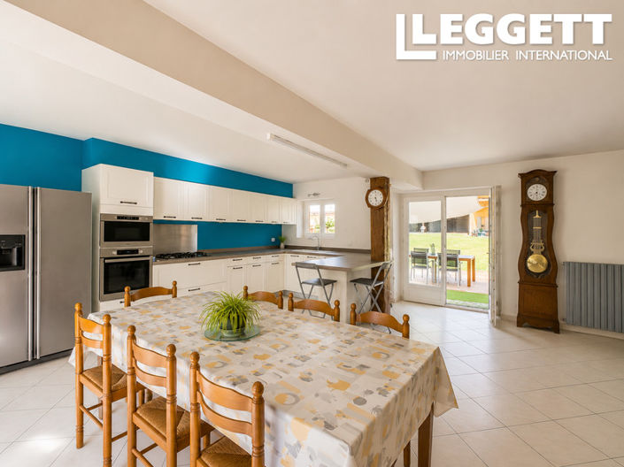 Image No.2-11 Bed House for sale