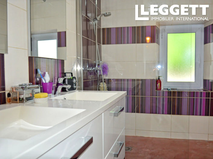 Image No.10-4 Bed House for sale