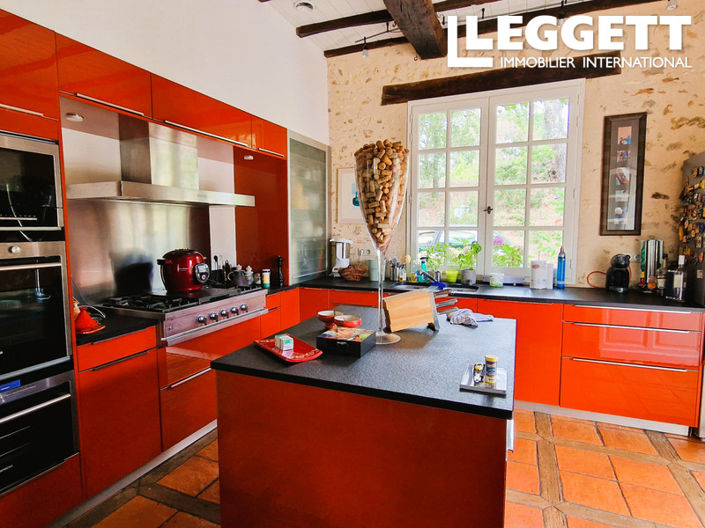 Image No.4-6 Bed House for sale