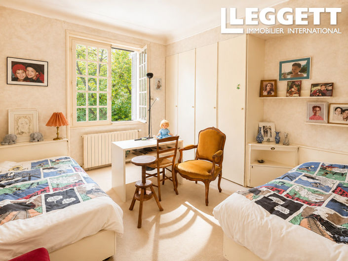 Image No.9-5 Bed House for sale