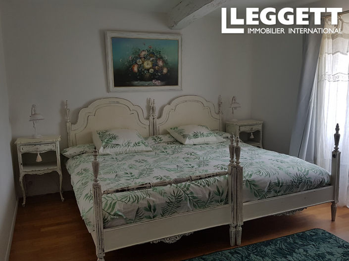 Image No.9-16 Bed House for sale