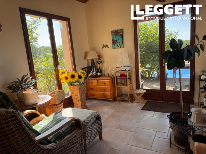 Image No.8-2 Bed House for sale