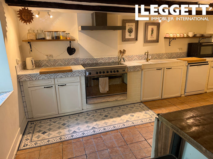 Image No.7-7 Bed House for sale