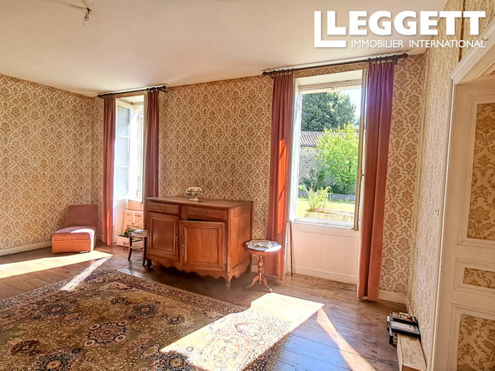 Image No.8-5 Bed House for sale