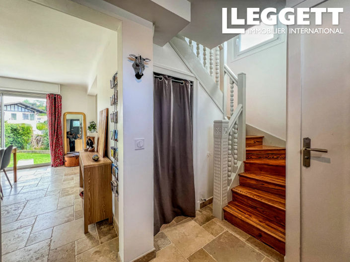 Image No.6-3 Bed House for sale