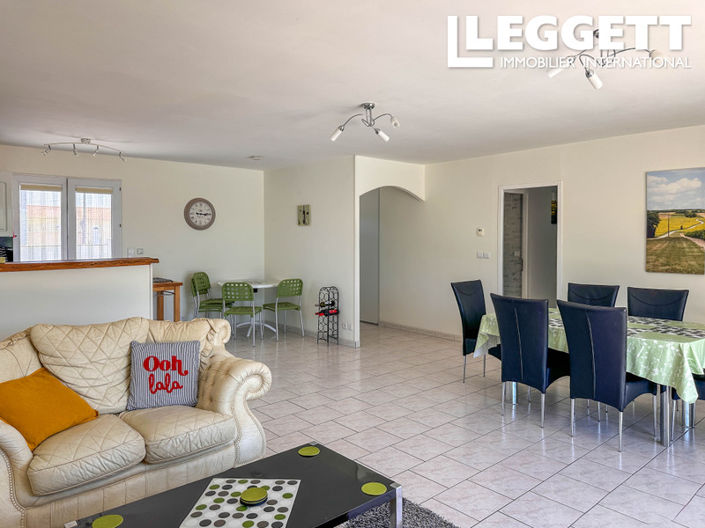 Image No.6-4 Bed House for sale