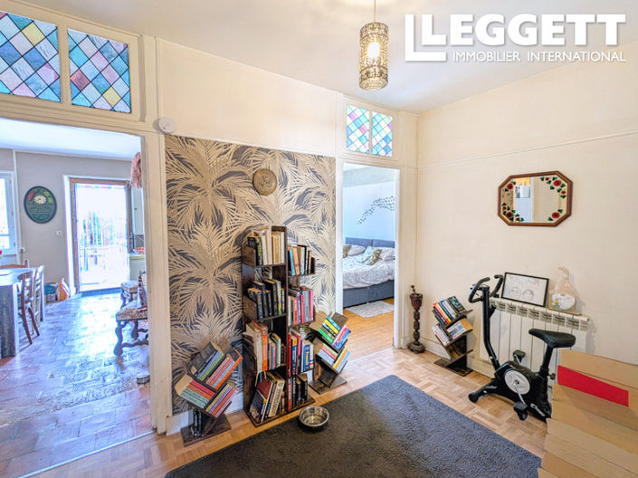Image No.8-2 Bed House for sale