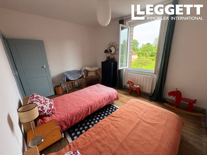 Image No.8-4 Bed House for sale