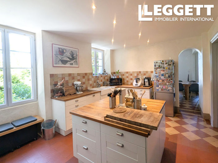Image No.7-6 Bed House for sale