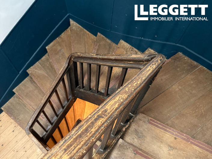 Image No.8-5 Bed House for sale