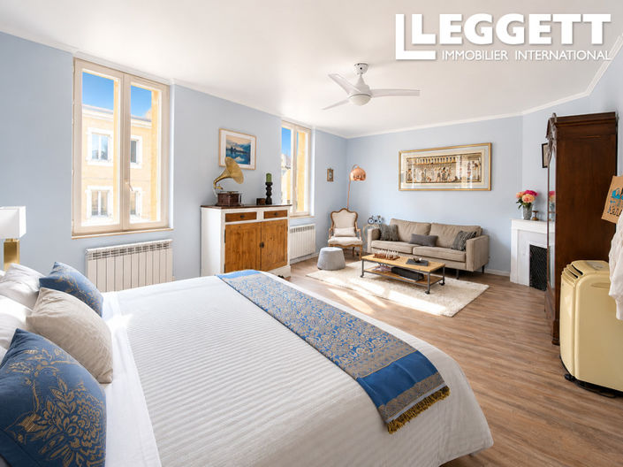 Image No.9-6 Bed House for sale