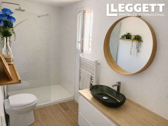 Image No.7-5 Bed House for sale