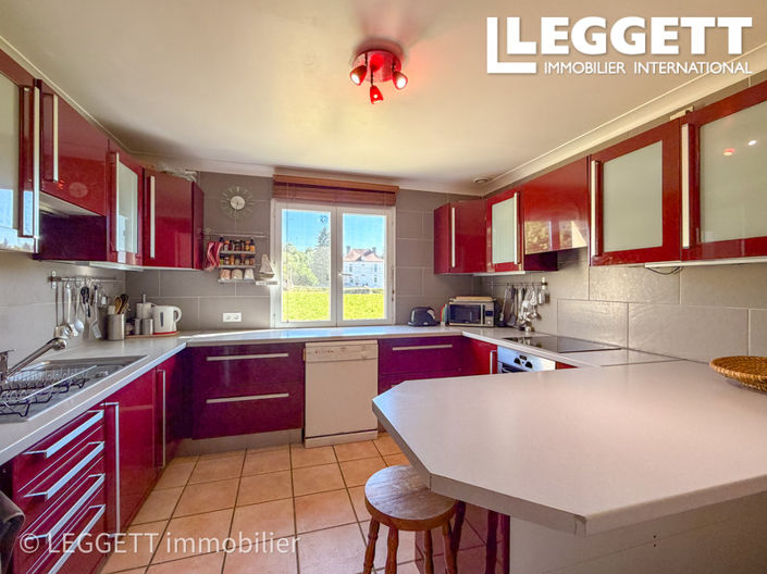 Image No.10-5 Bed House for sale