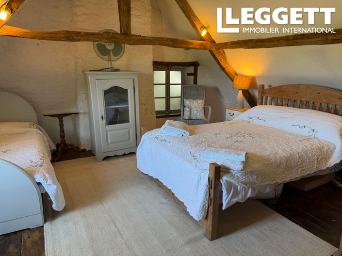 Image No.9-5 Bed House for sale
