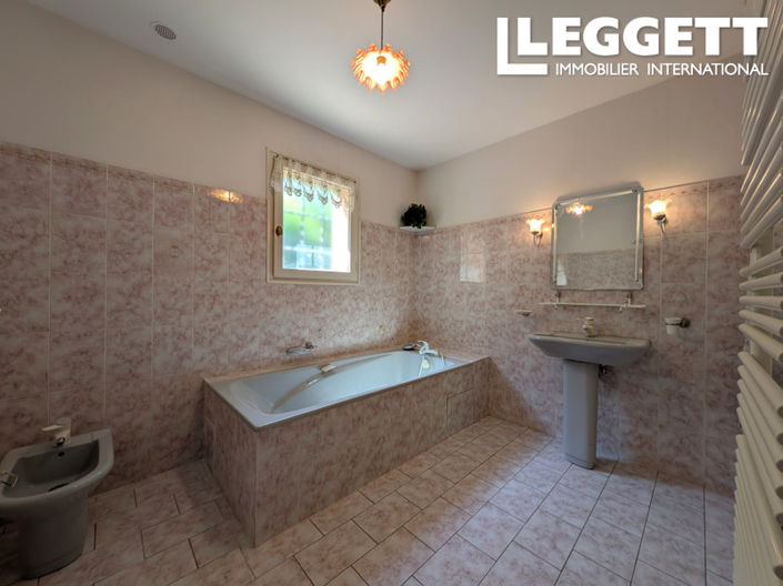 Image No.7-3 Bed House for sale