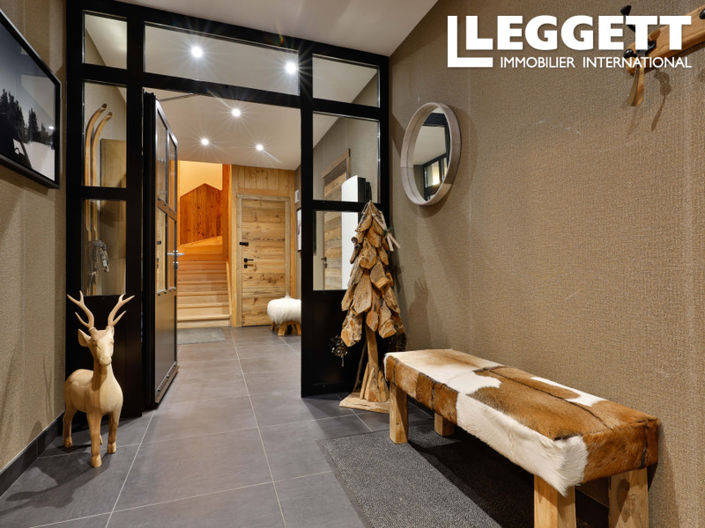 Image No.3-5 Bed House for sale