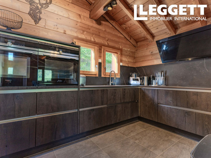 Image No.5-5 Bed House for sale