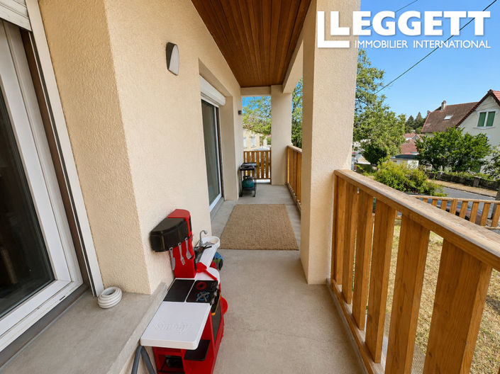 Image No.10-3 Bed House for sale