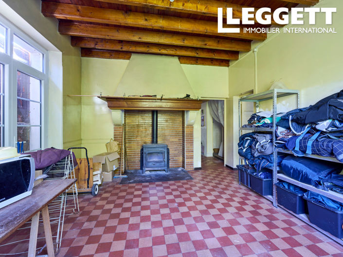 Image No.8-8 Bed House for sale