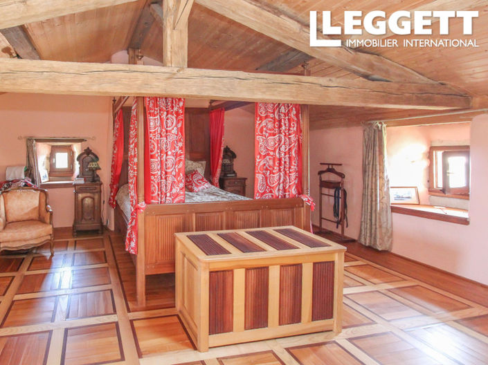 Image No.9-4 Bed House for sale