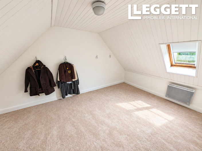 Image No.8-3 Bed House for sale