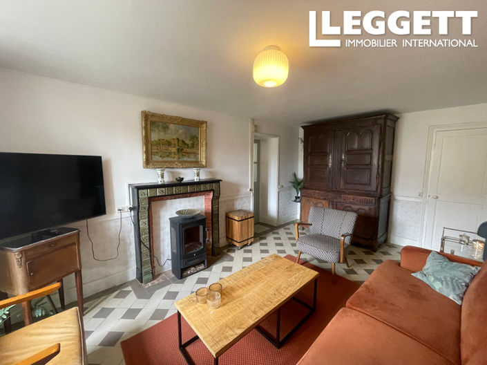 Image No.8-8 Bed House for sale