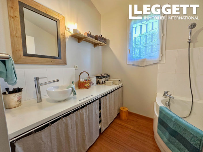 Image No.7-2 Bed House for sale