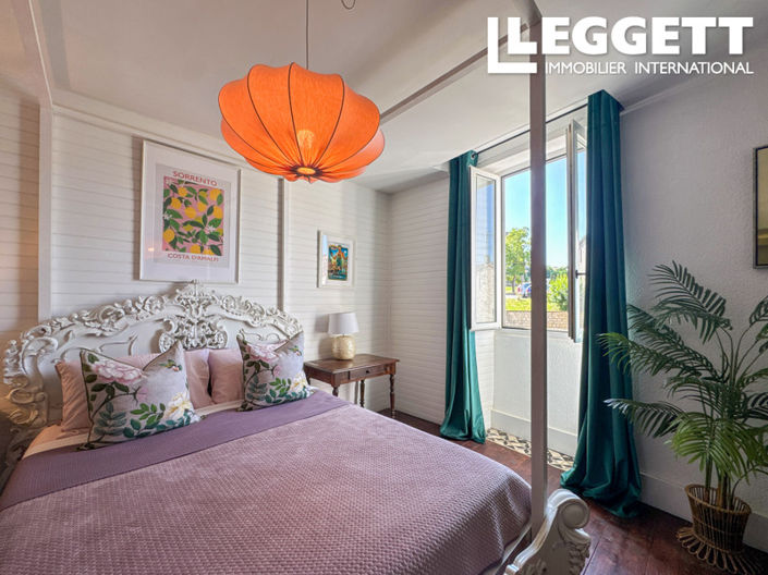 Image No.9-5 Bed House for sale