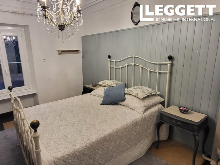 Image No.10-3 Bed House for sale