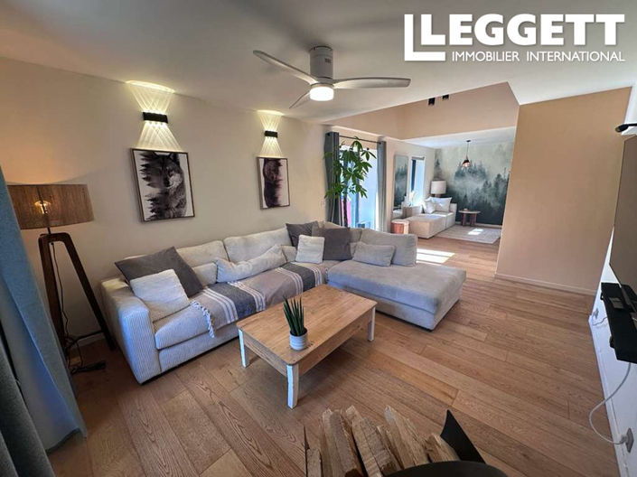 Image No.2-4 Bed House for sale