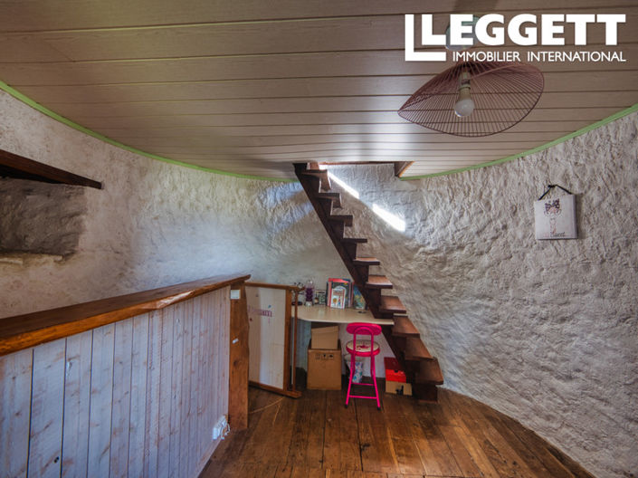 Image No.10-2 Bed House for sale